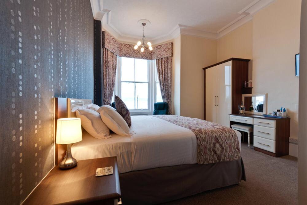 Lauriston & Lawton Court Hotel لاندودنو المظهر الخارجي الصورة