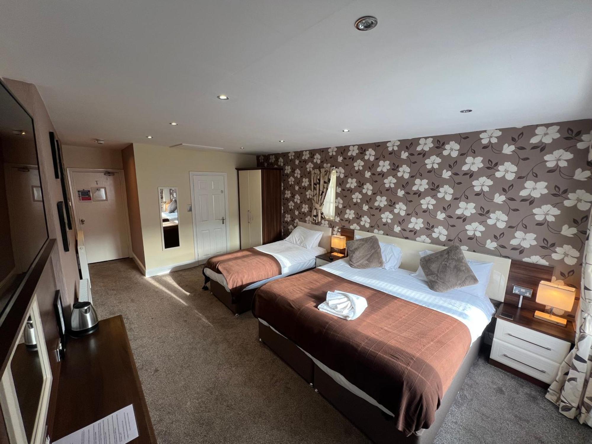Lauriston & Lawton Court Hotel لاندودنو المظهر الخارجي الصورة