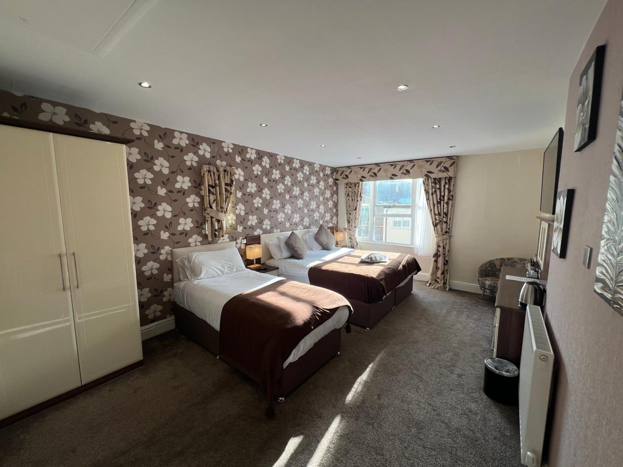 Lauriston & Lawton Court Hotel لاندودنو المظهر الخارجي الصورة
